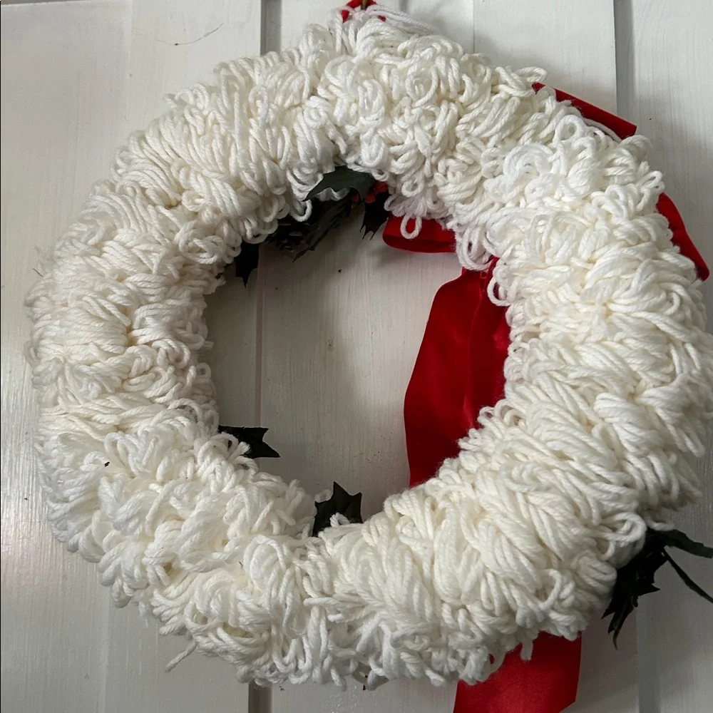 VTG MCM Yarn Christmas Holiday Wreath Fruit Poinsettia Pine Cones Cottagecore